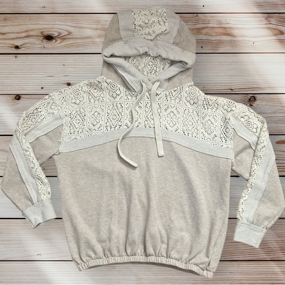 gimmicks by BKE Tops - Gimmicks by BKE Cream Lace Hoodie Sweatshirt Pullover Large Boho